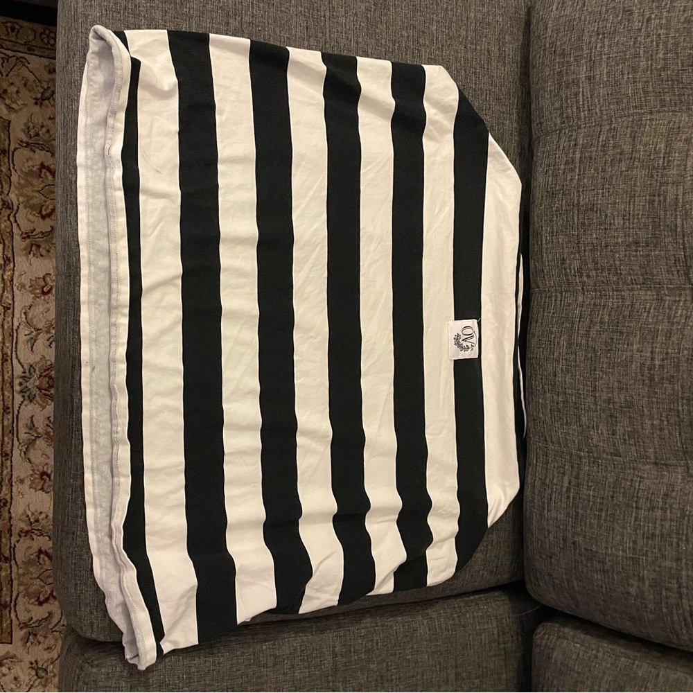 OVer cover black and white stripes